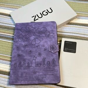 Zugu IPad Cover -NWOT for iPad 10.2 (7th/8th/9th Generation) Berry Cute Cat